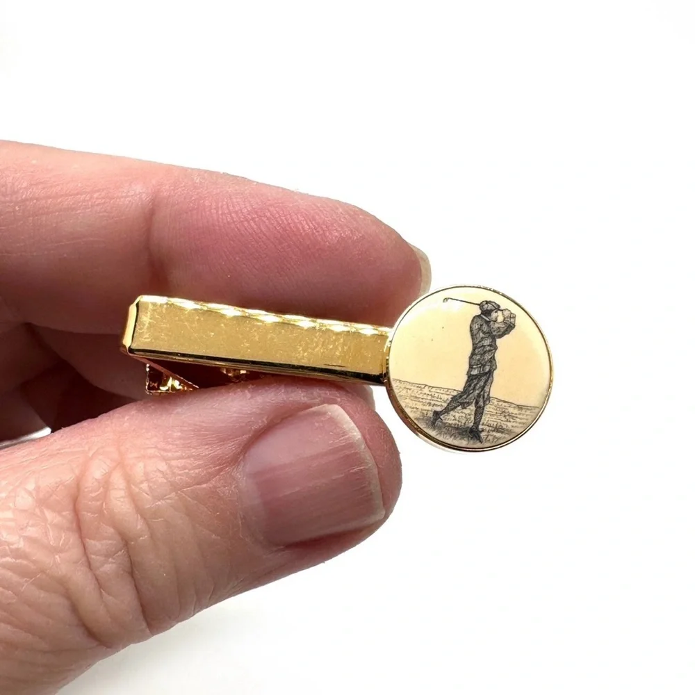 Vintage Barlow Goldtone Golfer Tie Clip